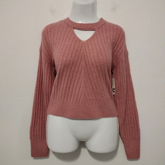 SO - Gigi Neck Pullover Sweater Ireland Pink - Picture 2 of 16